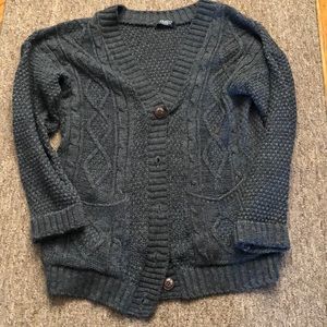 Women’s Oversized Cable Knit Cardigan